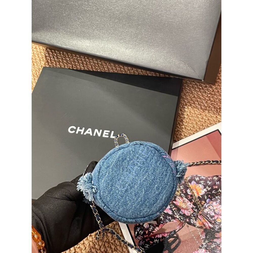 Chanel Women Pre-Loved Bag Very Good Condition - Picture 6 of 9